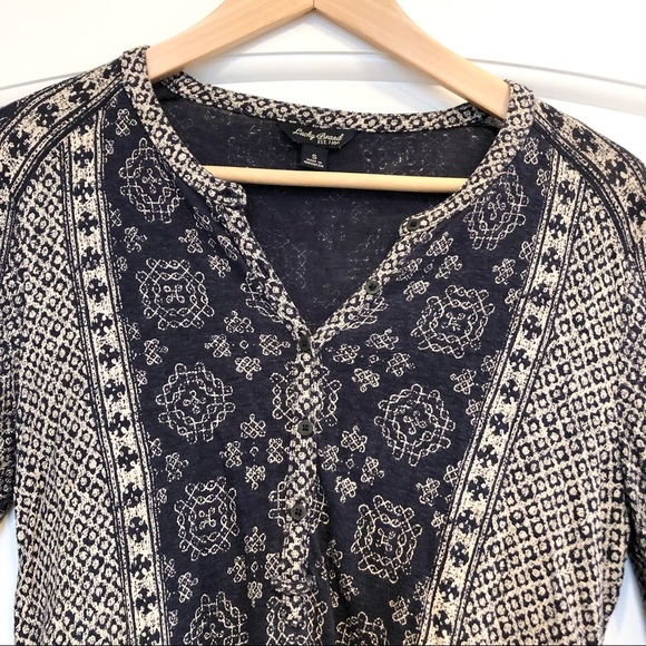 🌈 6/$60, Lucky Brand Tribal Print, Long Sleeve, Beige/Blue, Small - Picture 4 of 5